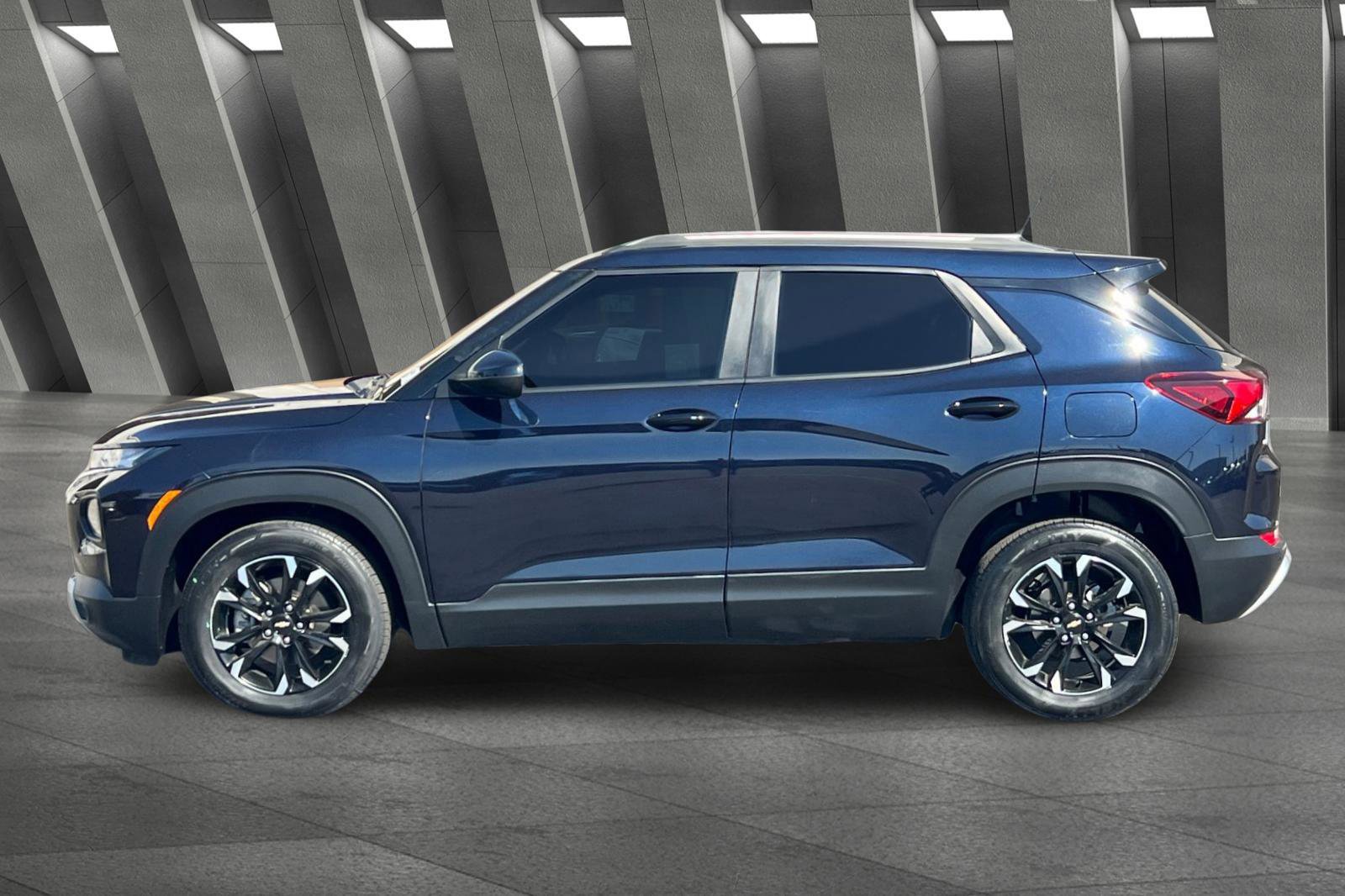 Used 2021 Chevrolet TrailBlazer LT w/ Convenience Package image 7