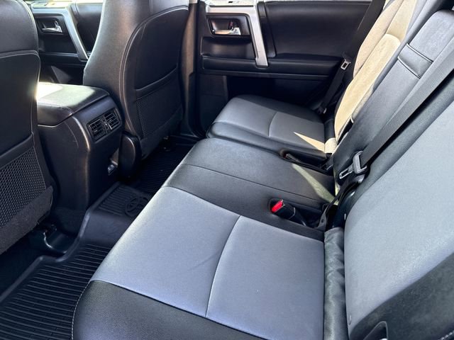 Used 2020 Toyota 4Runner SR5 Premium w/ Moonroof Package AWD/4WD image 18