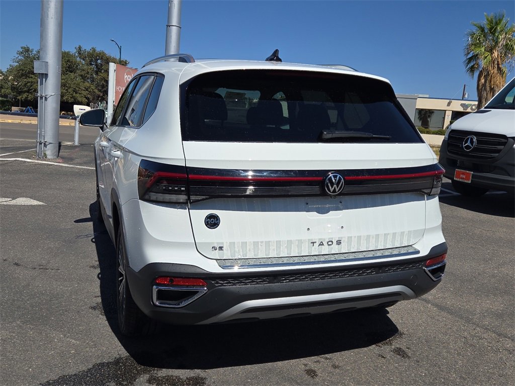 New 2025 Volkswagen Taos SE image 8