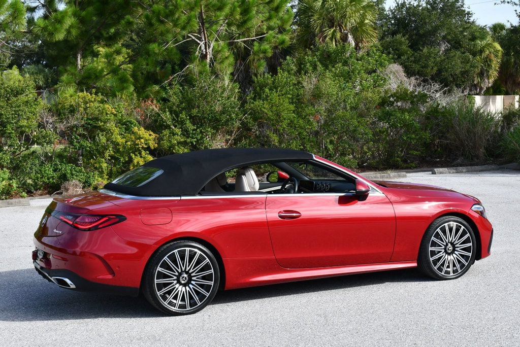 Used 2024 Mercedes-Benz CLE 300 4MATIC Cabriolet image 43