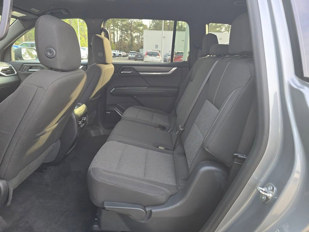 Used 2025 GMC Acadia Elevation image 30