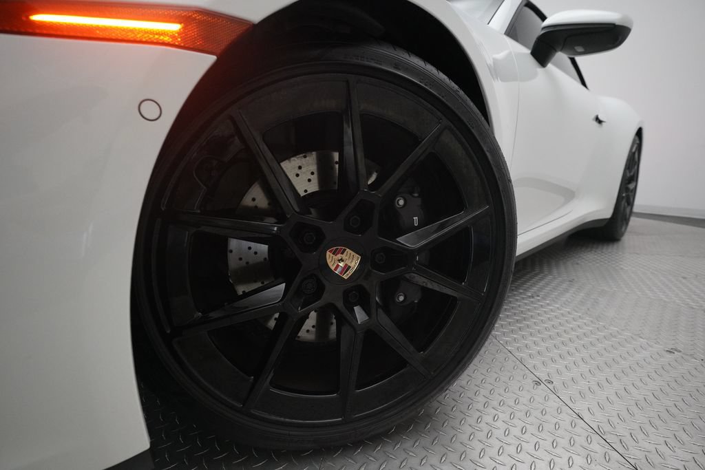 Certified 2025 Porsche 911 Carrera RWD image 28