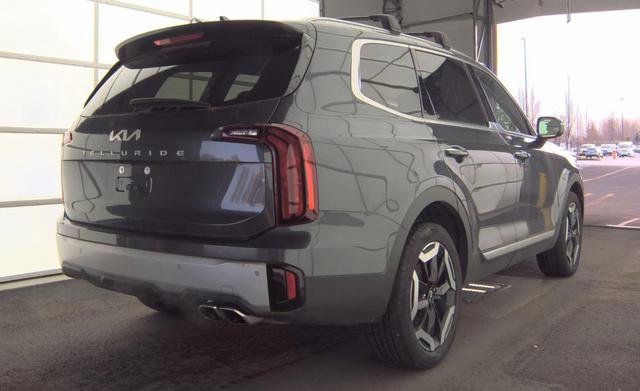 Used 2024 Kia Telluride S w/ S Sunroof Package image 3