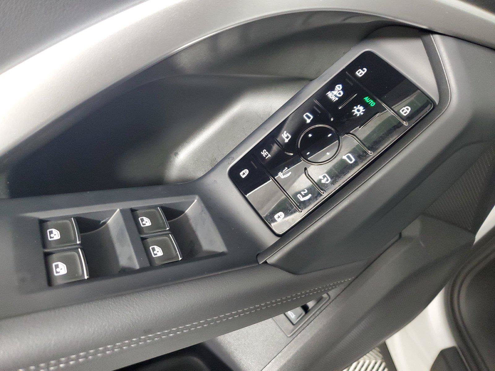Used 2025 Audi Q5 Premium AWD/4WD image 20