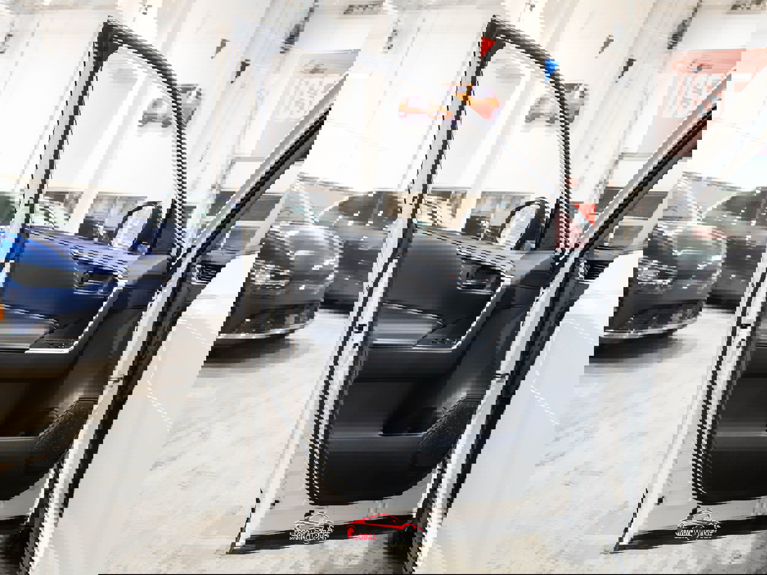 Used 2020 Toyota RAV4 LE image 37