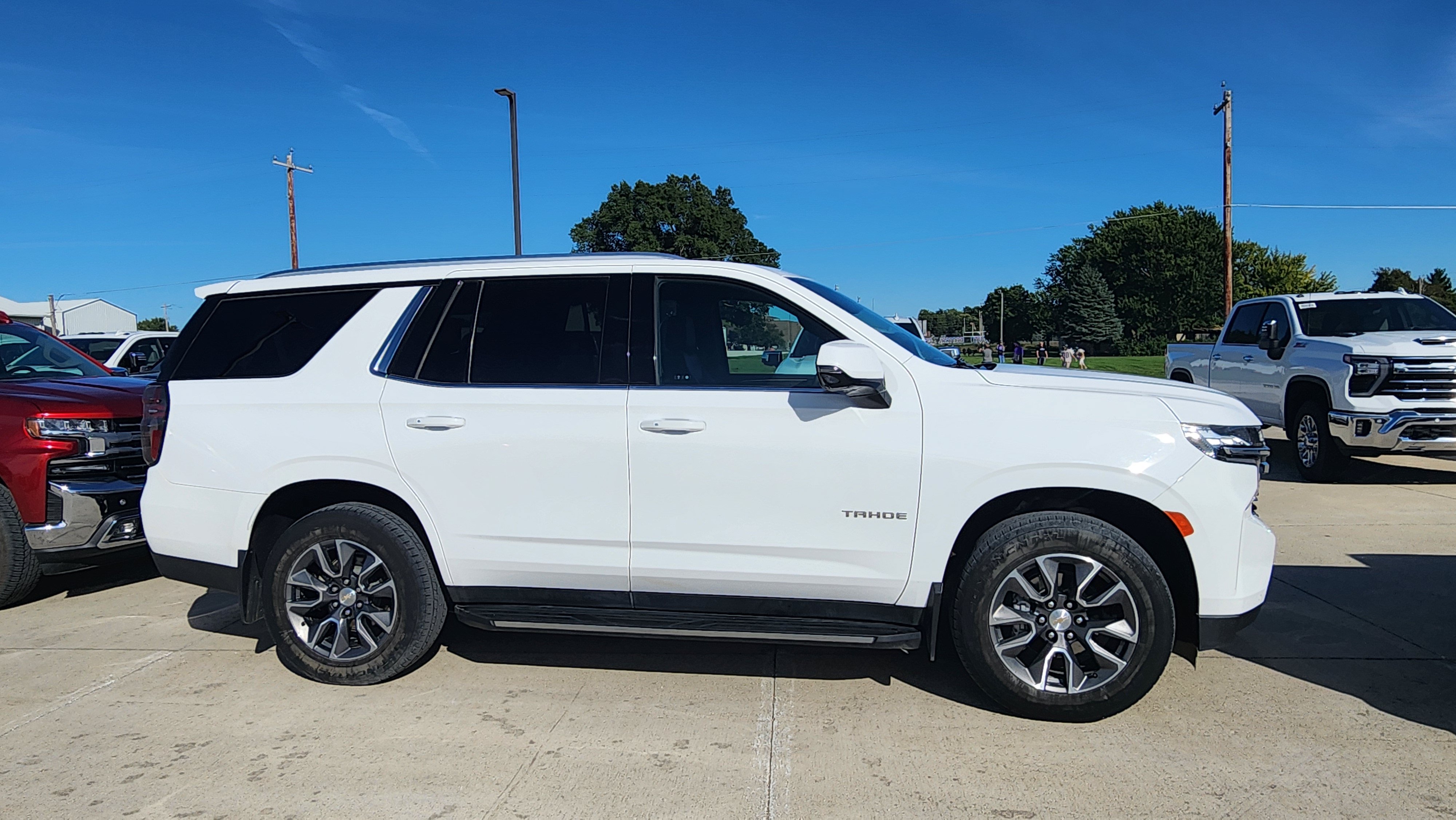 Certified 2023 Chevrolet Tahoe LT w/ Luxury Package AWD/4WD image 4