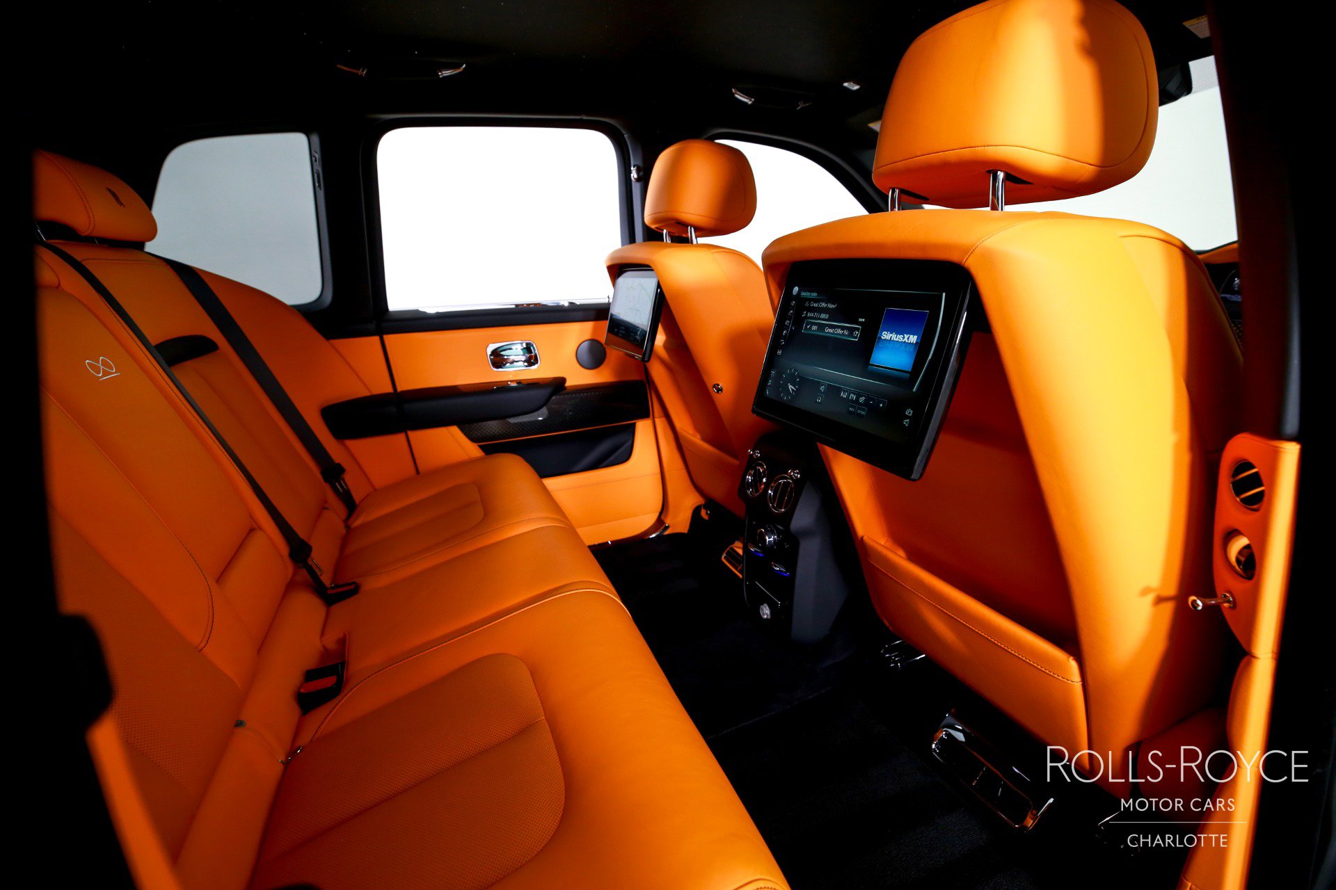 Certified 2023 Rolls-Royce Cullinan Black Badge AWD/4WD image 31