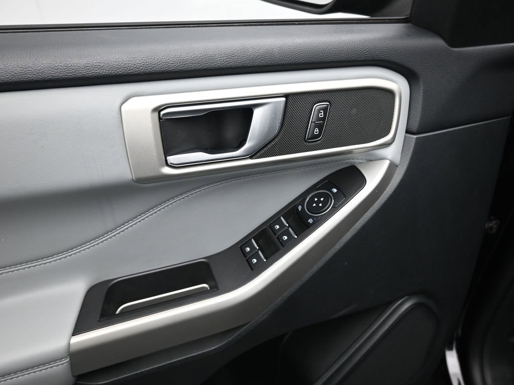 Used 2023 Ford Explorer XLT w/ Equipment Group 202A image 11