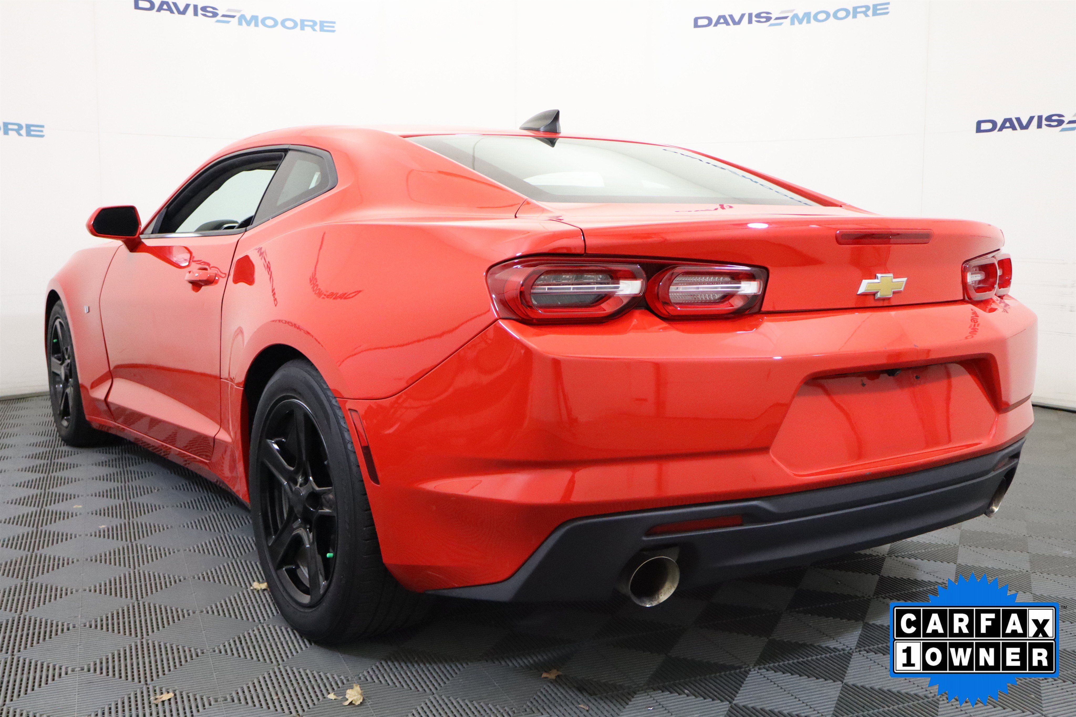 Used 2023 Chevrolet Camaro LT image 9