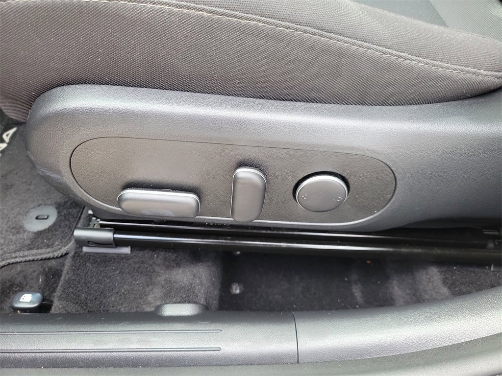 Certified 2025 Hyundai Kona SEL image 22