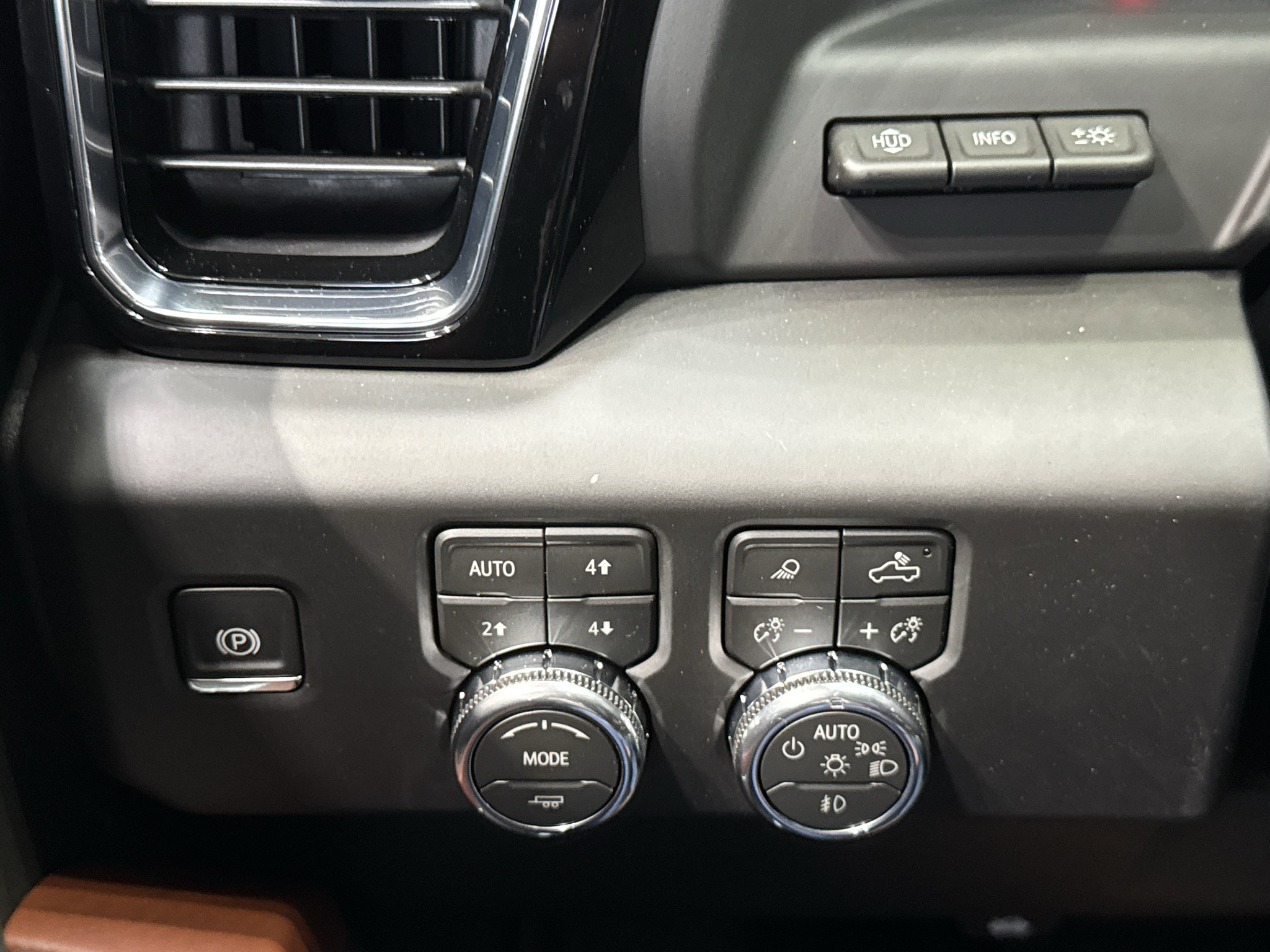 New 2026 GMC Sierra 2500 Denali Ultimate AWD/4WD image 41
