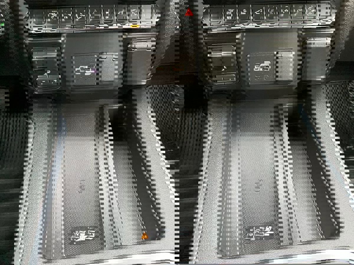 Used 2021 Chevrolet Silverado 3500 LTZ w/ LTZ Convenience Package image 27