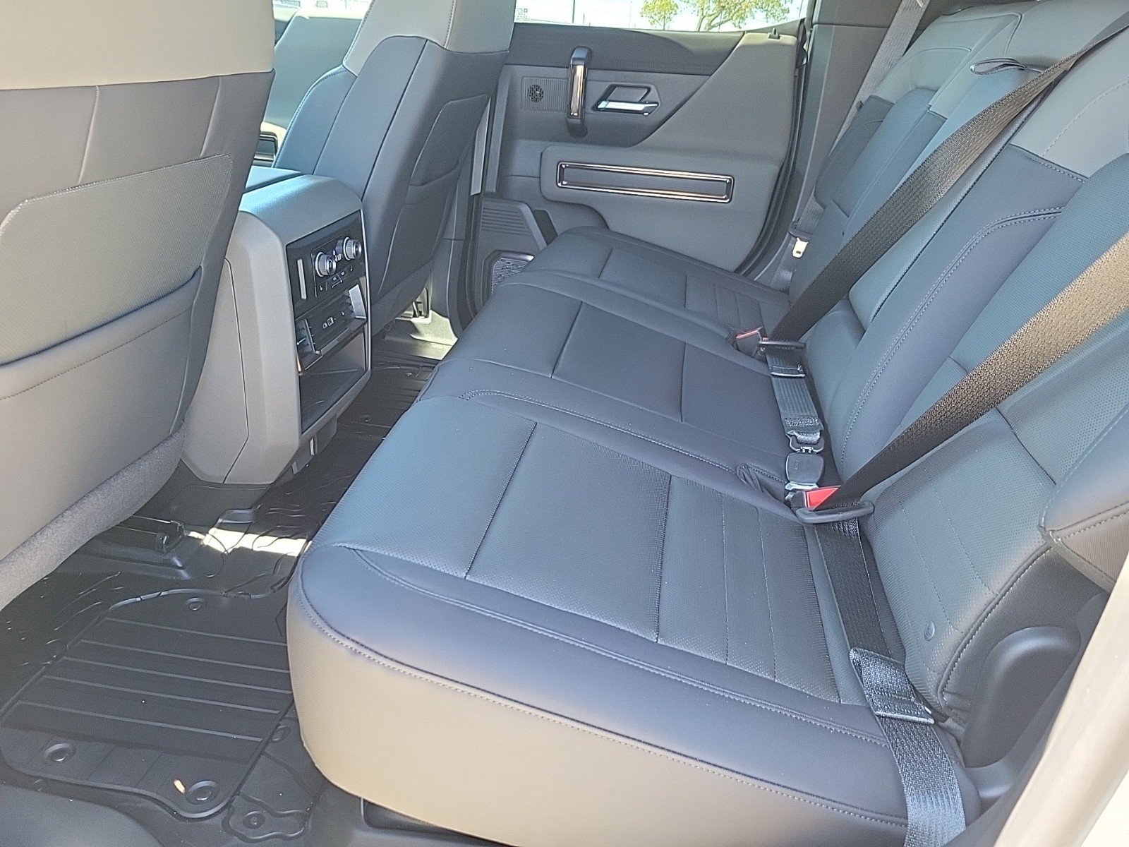 New 2025 GMC Hummer EV 2X w/ Extreme Off-Road Package image 13