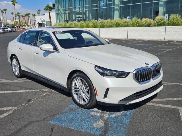 Used 2024 BMW 530i w/ Convenience Package RWD video 3