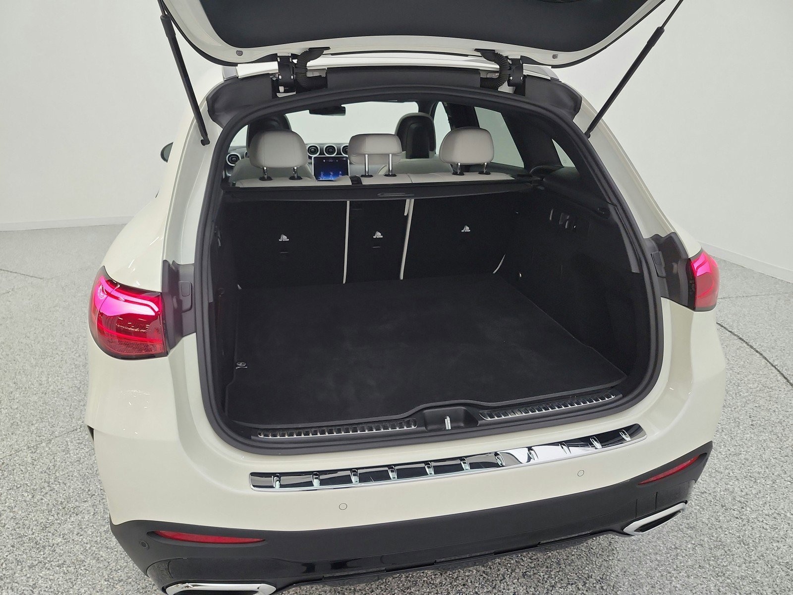 Certified 2023 Mercedes-Benz GLC 300 image 26