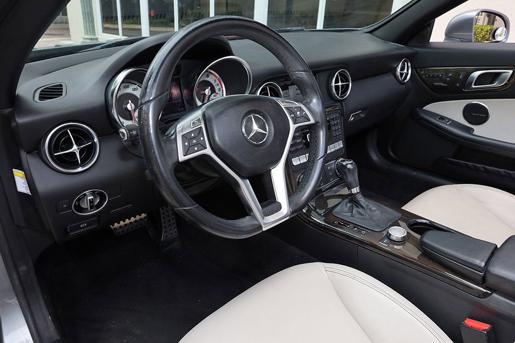 Used 2013 Mercedes-Benz SLK 250 image 36
