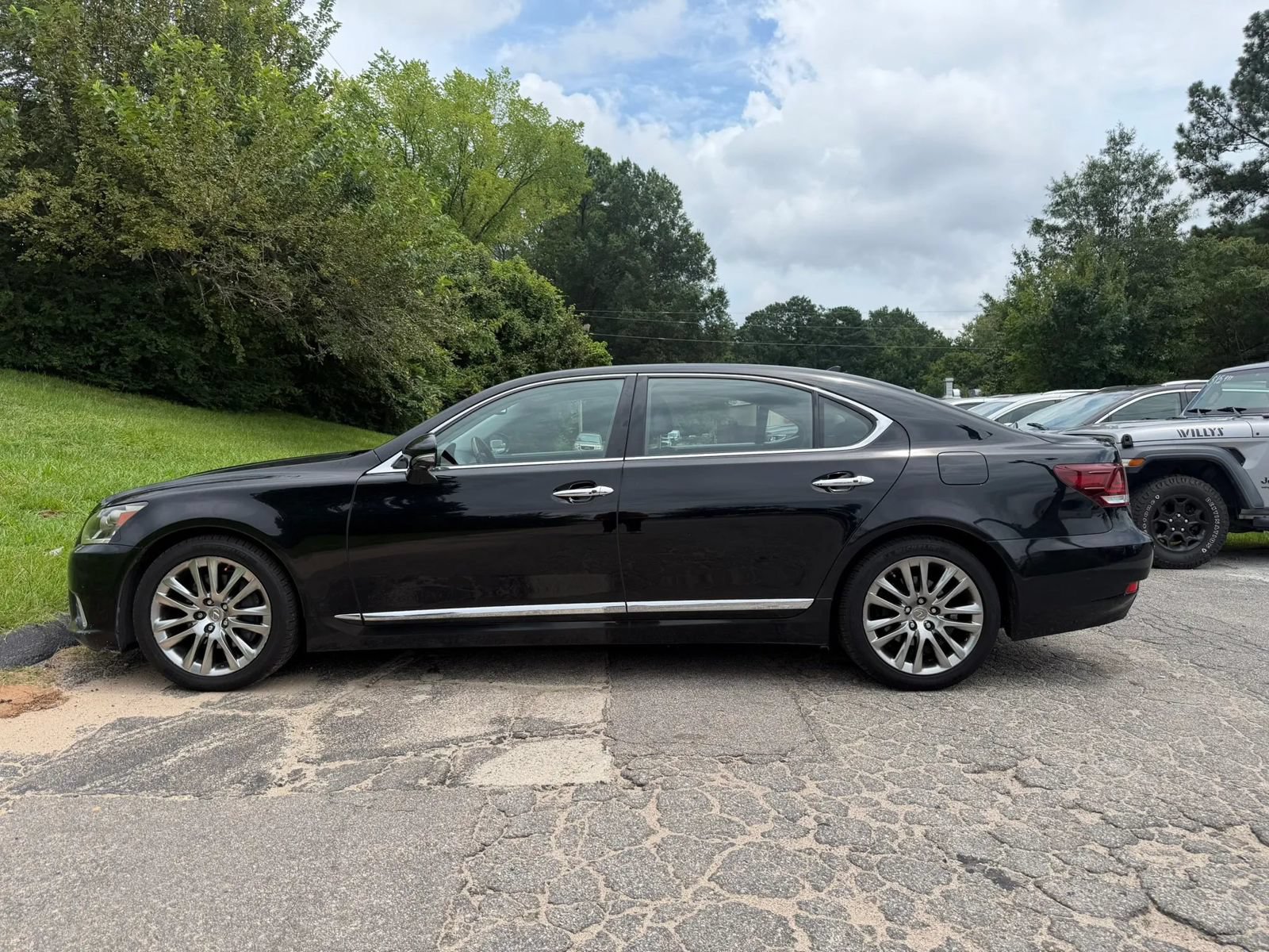 Used 2013 Lexus LS 460 L w/ Preferred Accessory Package RWD image 7