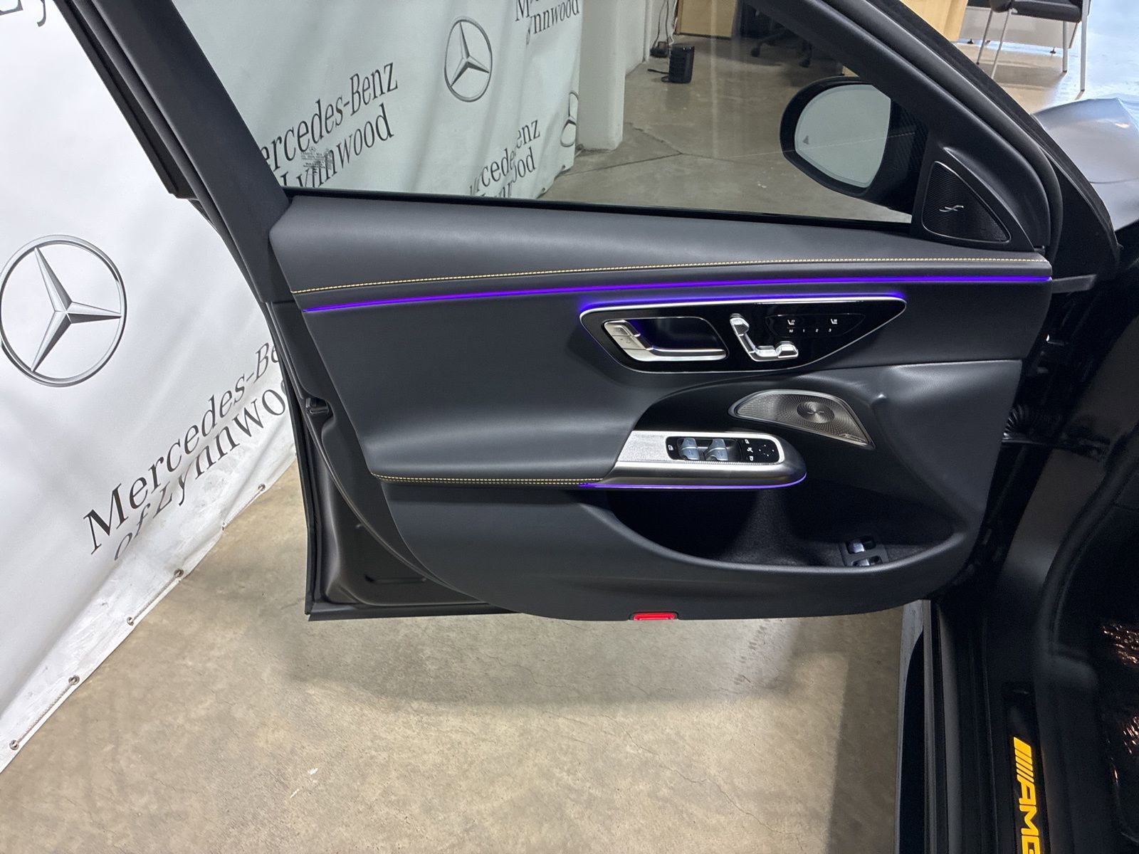Used 2025 Mercedes-Benz E 53 AMG e 4MATIC Sedan image 8