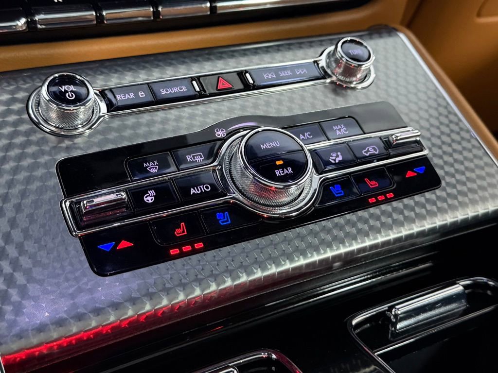 Used 2023 Lincoln Aviator Black Label image 19