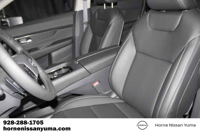 Certified 2025 Nissan Murano SV image 4