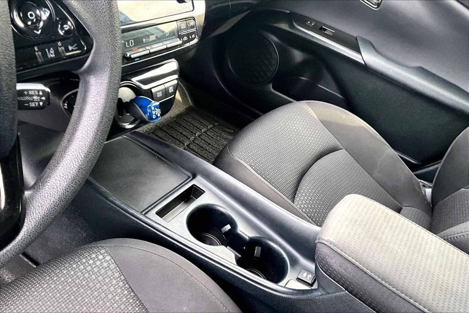 Used 2019 Toyota Prius LE FWD image 15