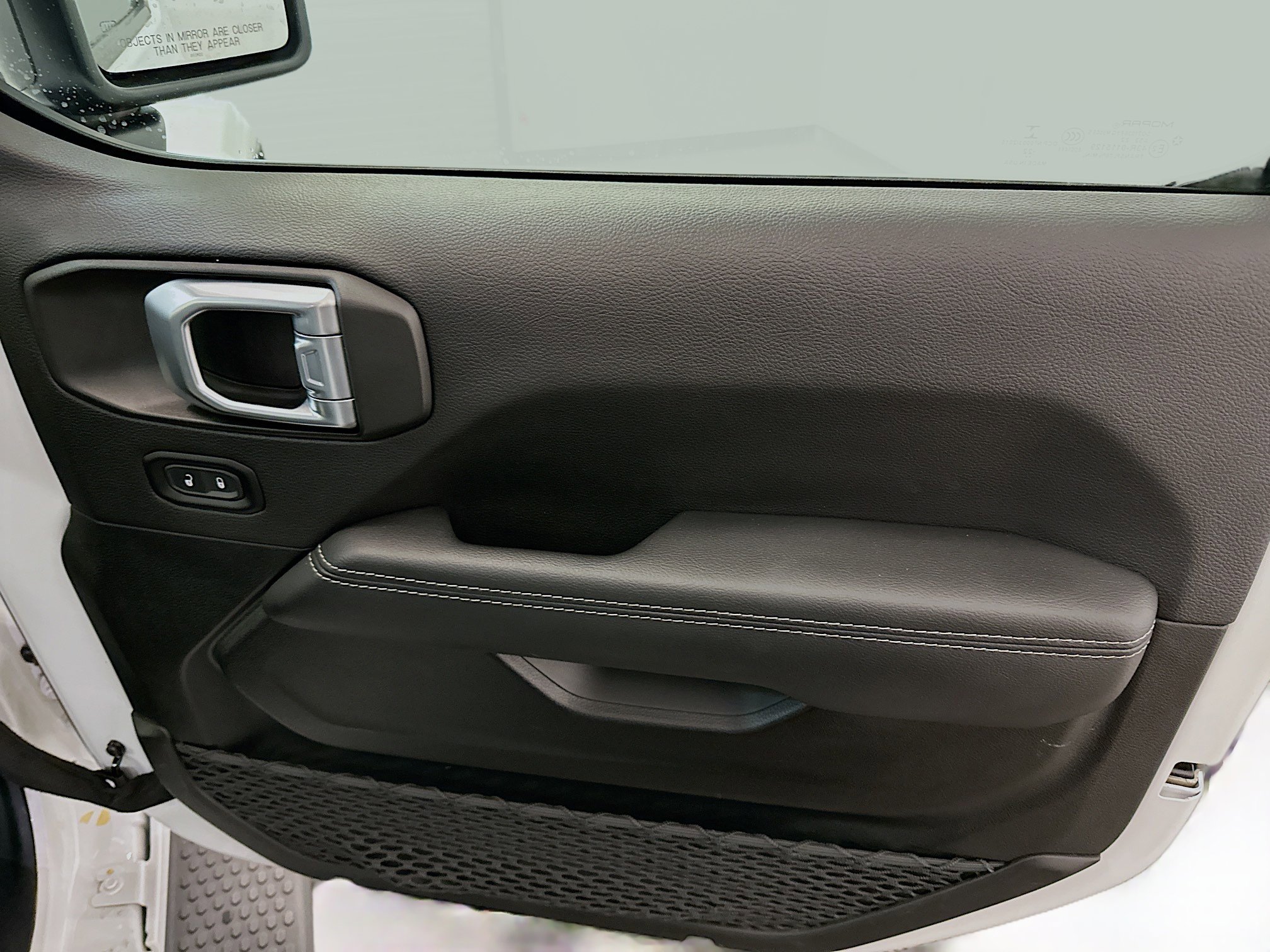 Used 2022 Jeep Wrangler Sahara AWD/4WD image 33