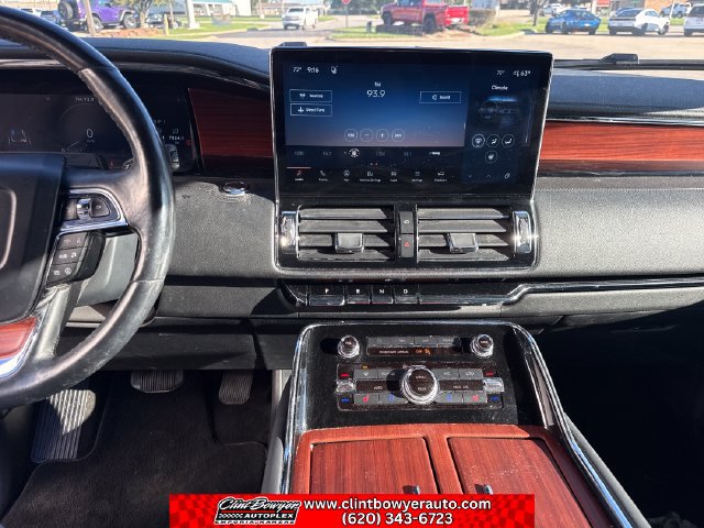 Used 2022 Lincoln Navigator Reserve AWD/4WD image 18