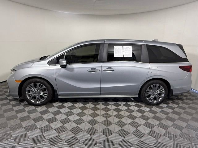 Used 2026 Honda Odyssey Touring image 3