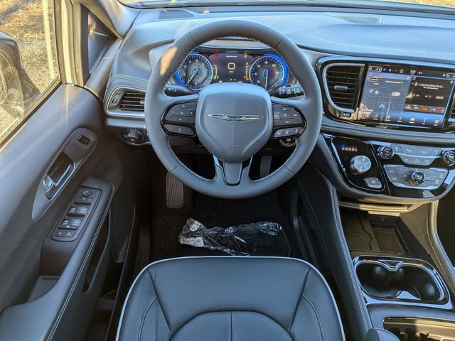 New 2026 Chrysler Pacifica Limited w/ S Appearance Package image 13