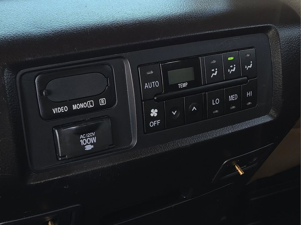 Used 2017 Toyota Sequoia Platinum image 12