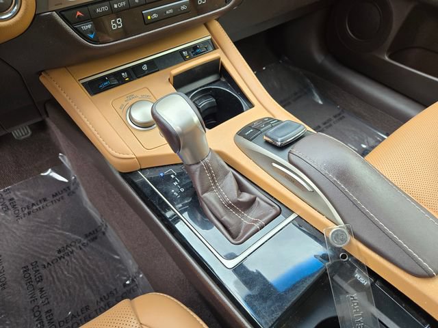 Used 2017 Lexus ES 350 w/ Navigation System Package FWD image 16