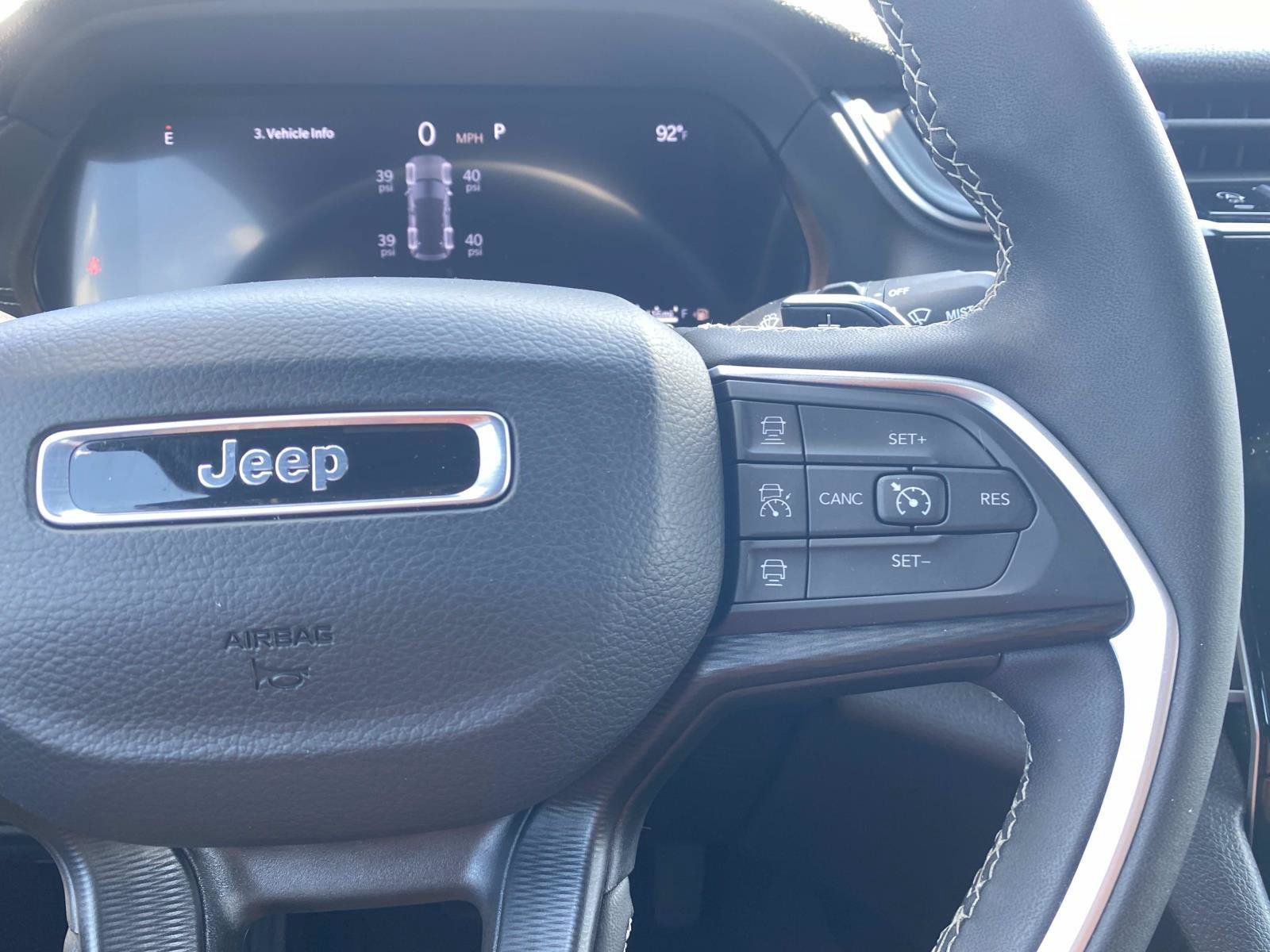 Used 2025 Jeep Grand Cherokee Laredo RWD image 42