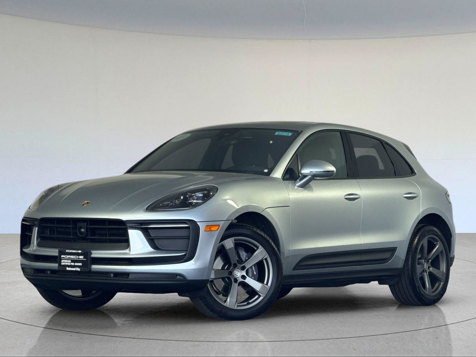 Certified 2026 Porsche Macan AWD/4WD image 1