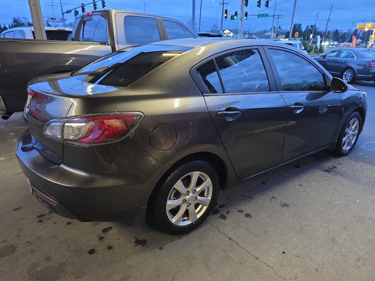 Used 2010 MAZDA MAZDA3 i Touring image 8