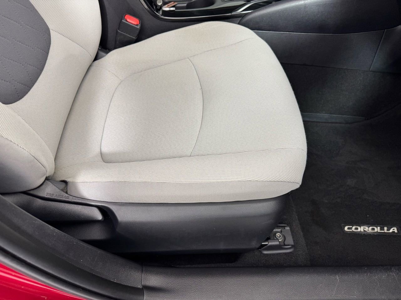 Used 2022 Toyota Corolla LE image 31