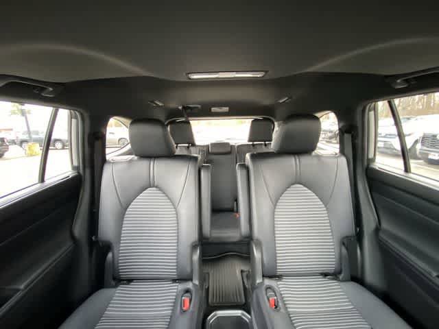 Used 2025 Toyota Highlander XSE AWD/4WD image 25
