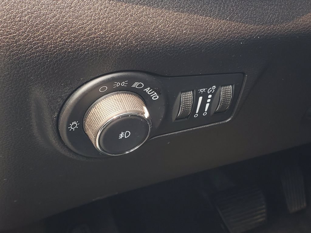 Used 2023 Jeep Compass Limited AWD/4WD image 9