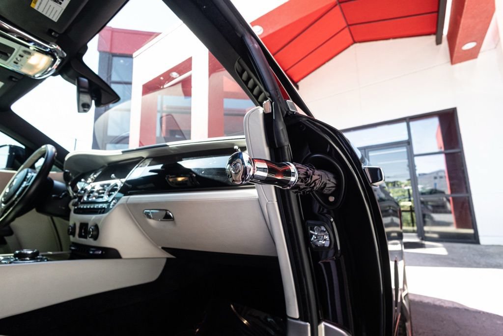 Used 2019 Rolls-Royce Wraith RWD image 51