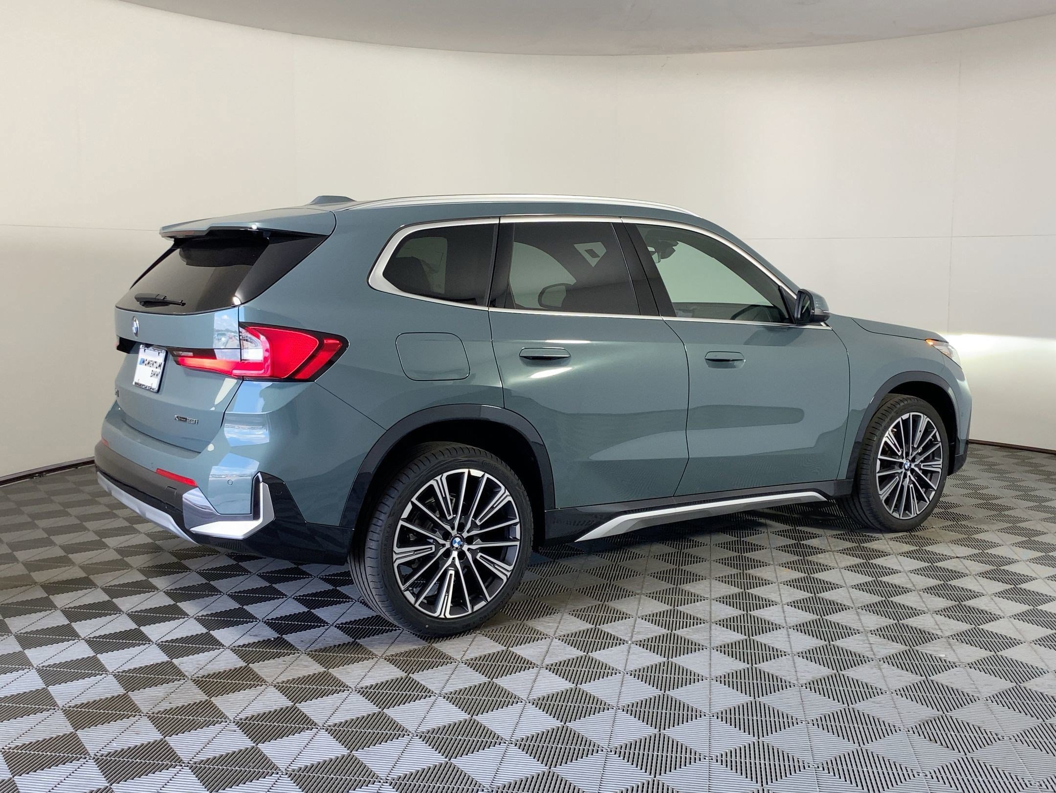 Used 2026 BMW X1 xDrive28i w/ Technology Package image 7