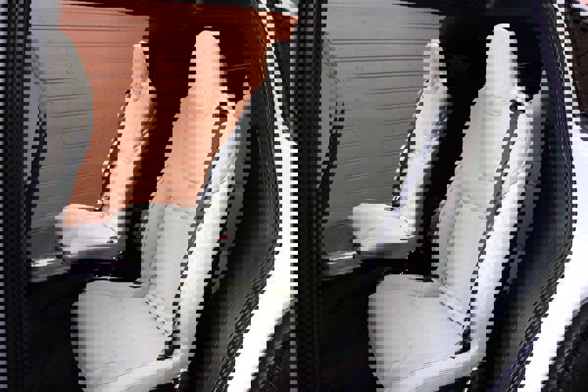 Used 2022 Tesla Model X Plaid image 18
