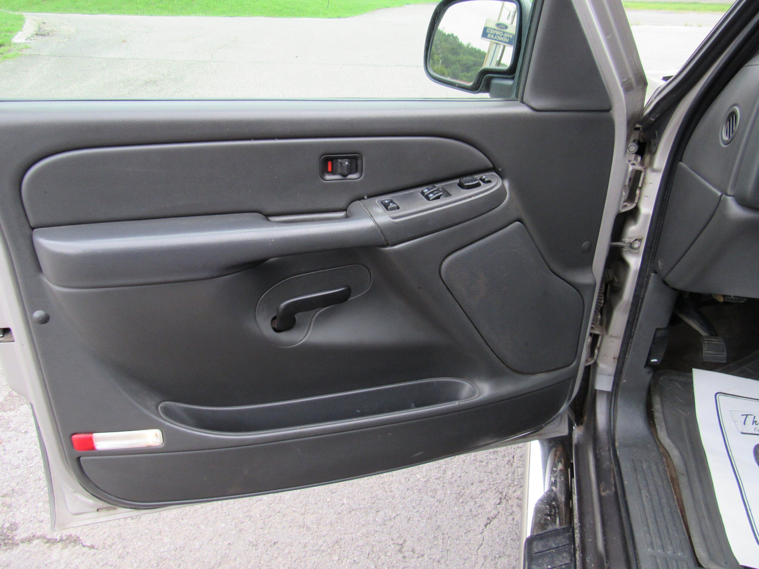 Used 2006 Chevrolet Silverado 1500 LT w/ Light Duty Power Package AWD/4WD image 21