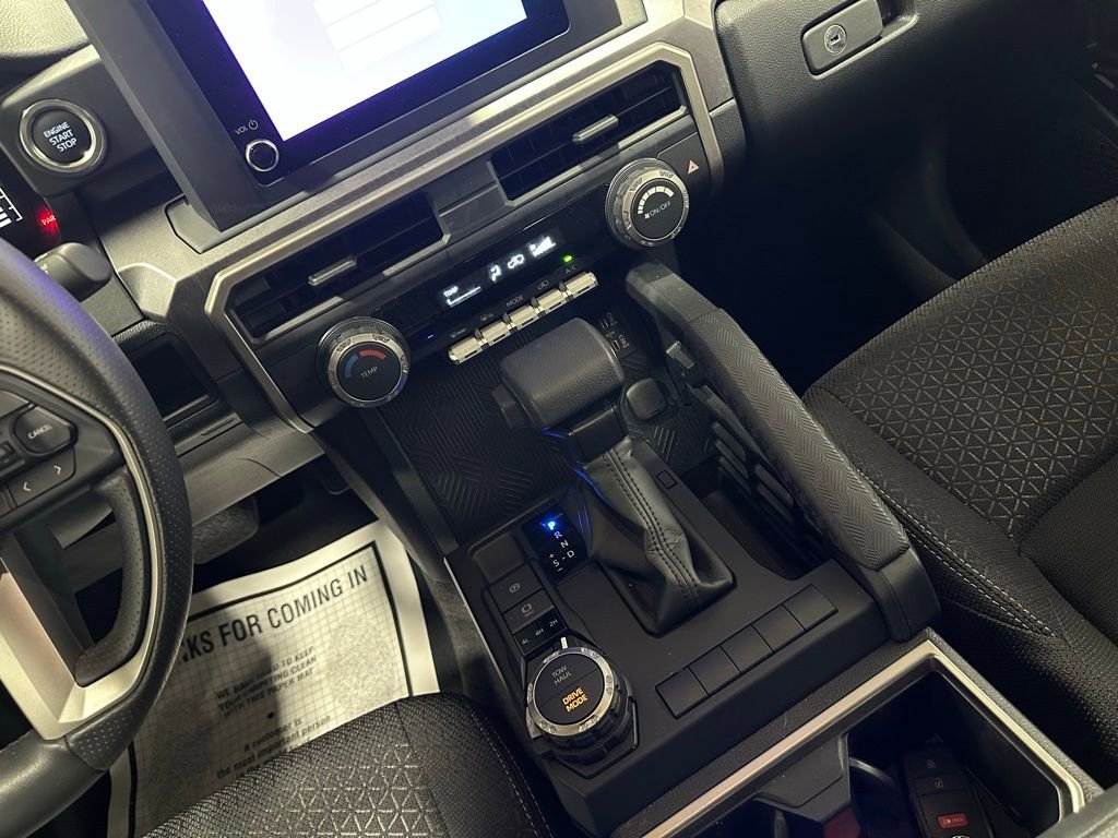 Used 2025 Toyota 4Runner SR5 AWD/4WD image 38