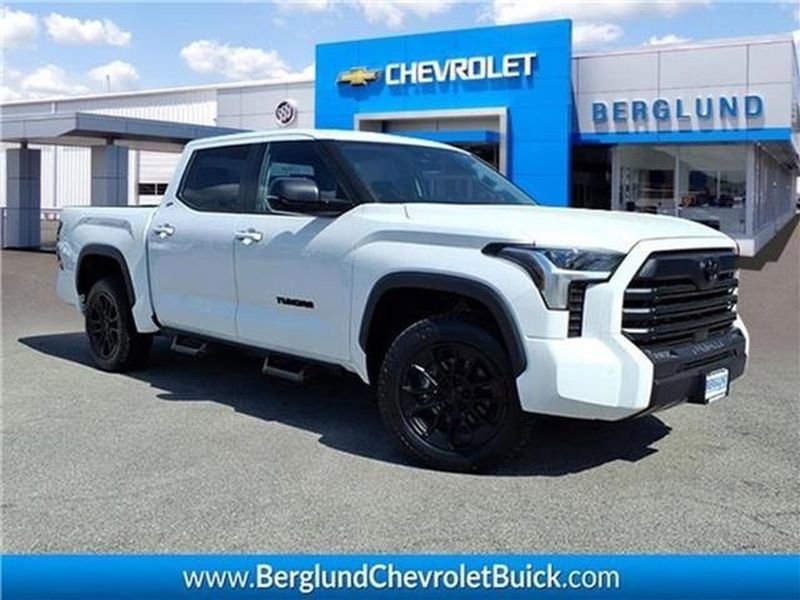 Used 2024 Toyota Tundra SR5 w/ SR5 Premium Package AWD/4WD image 36