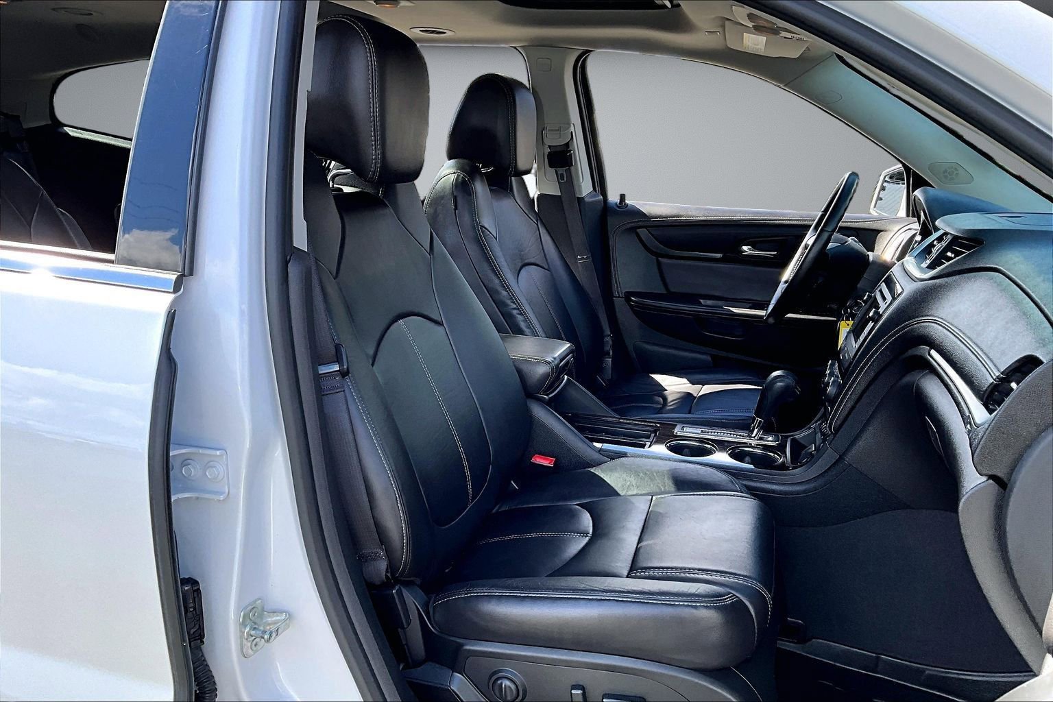 Used 2016 Chevrolet Traverse LT image 29