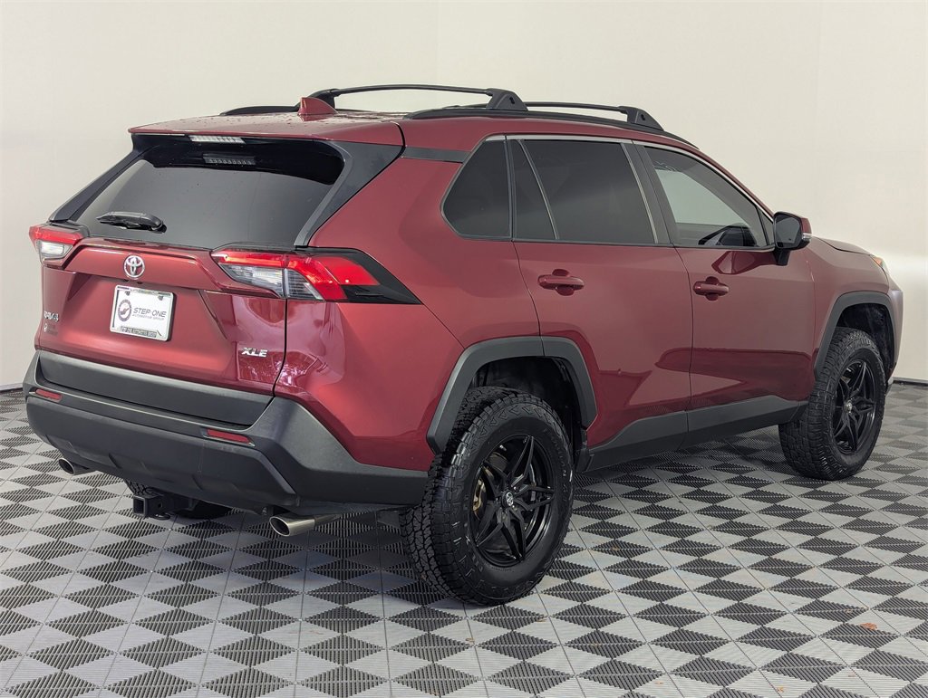 Used 2019 Toyota RAV4 XLE image 5