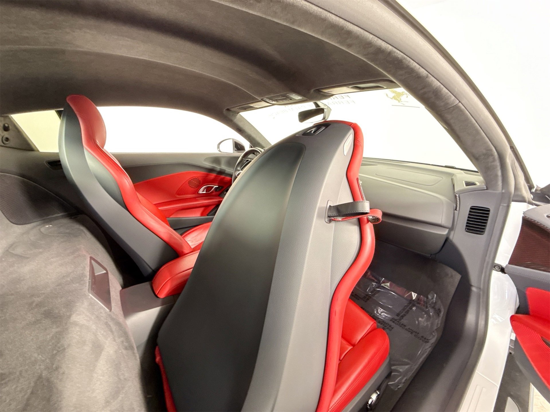 Used 2018 Audi R8 V10 w/ Premium Package image 22