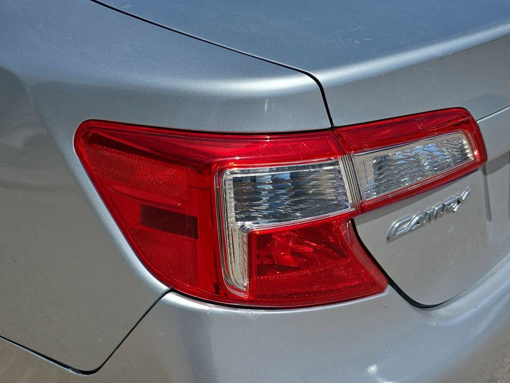 Used 2012 Toyota Camry LE image 29
