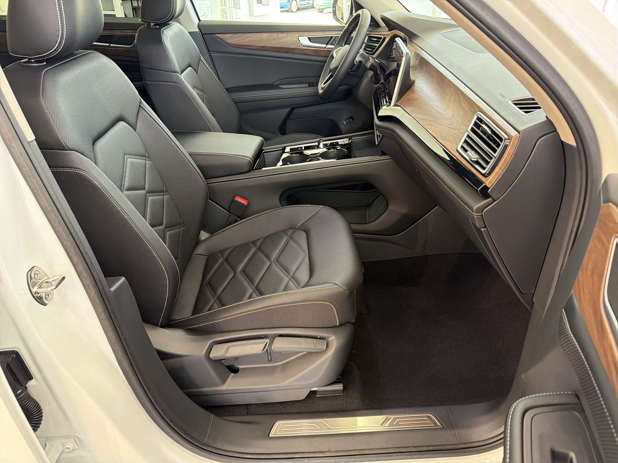 New 2026 Volkswagen Atlas SE FWD image 30