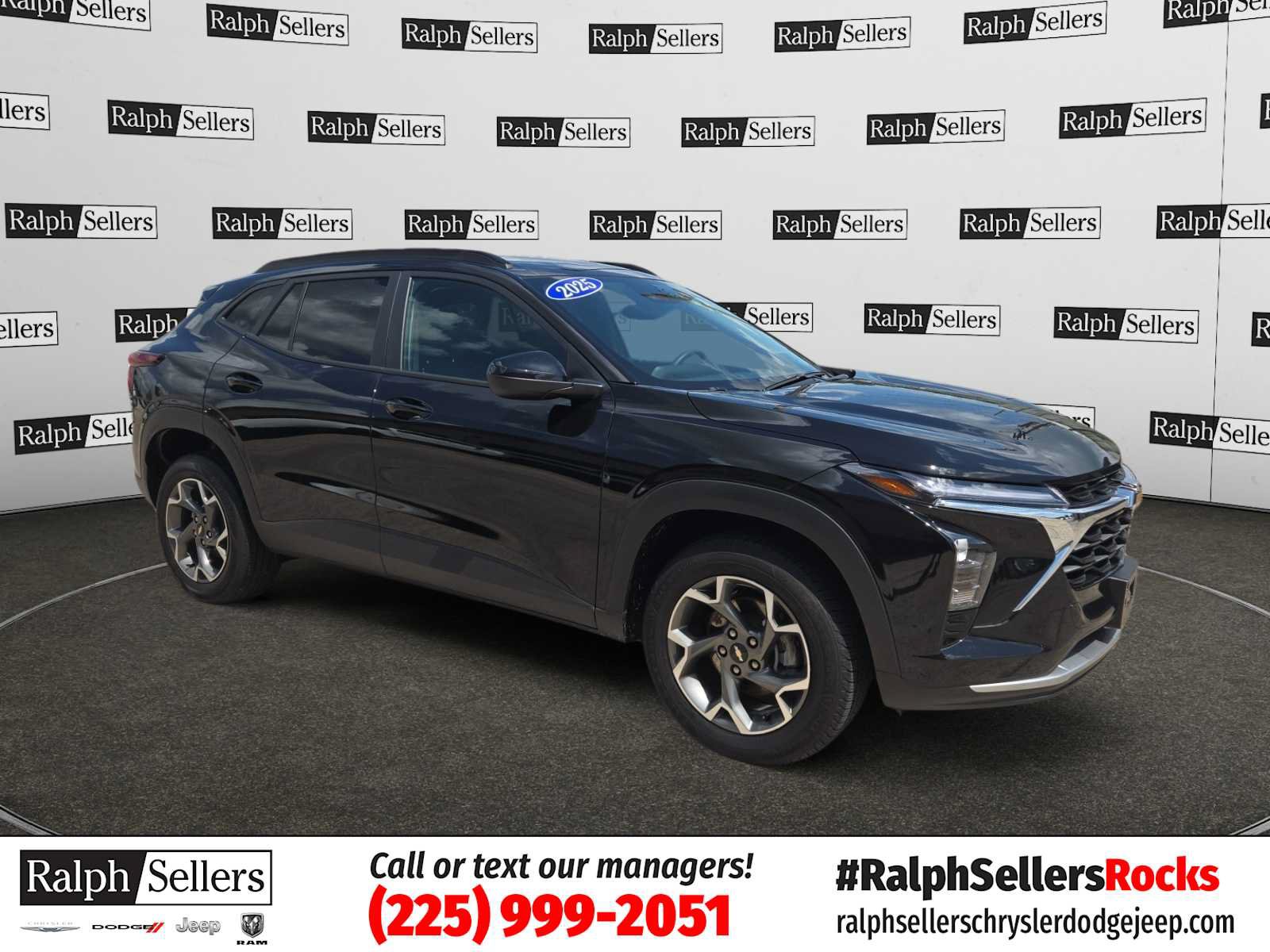 Used 2025 Chevrolet Trax LT
