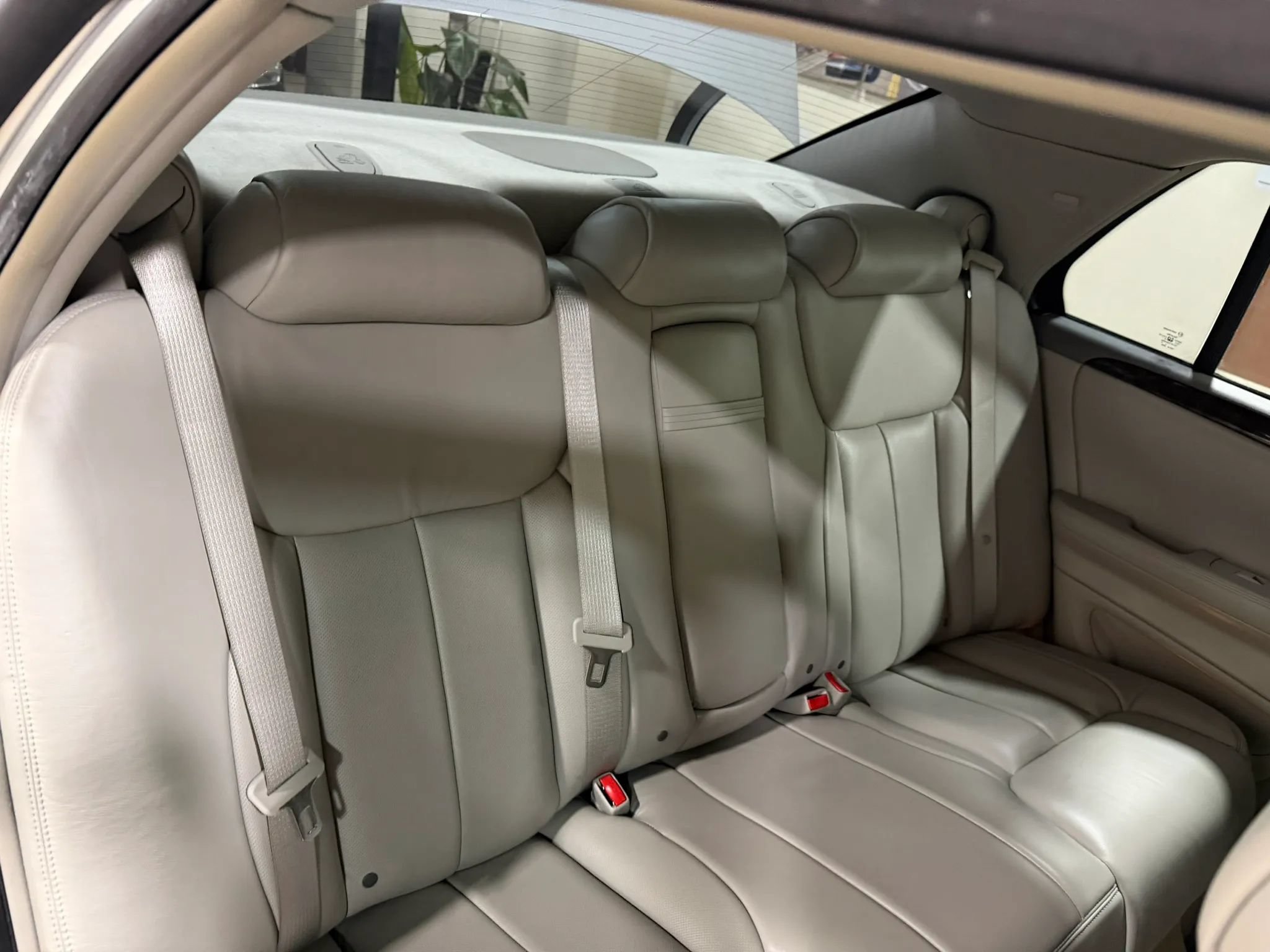 Used 2009 Cadillac DTS w/ Trunk Convenience Package FWD image 34